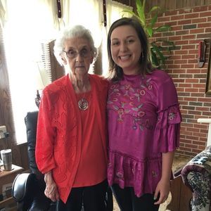 Meet your Posher, Claudia